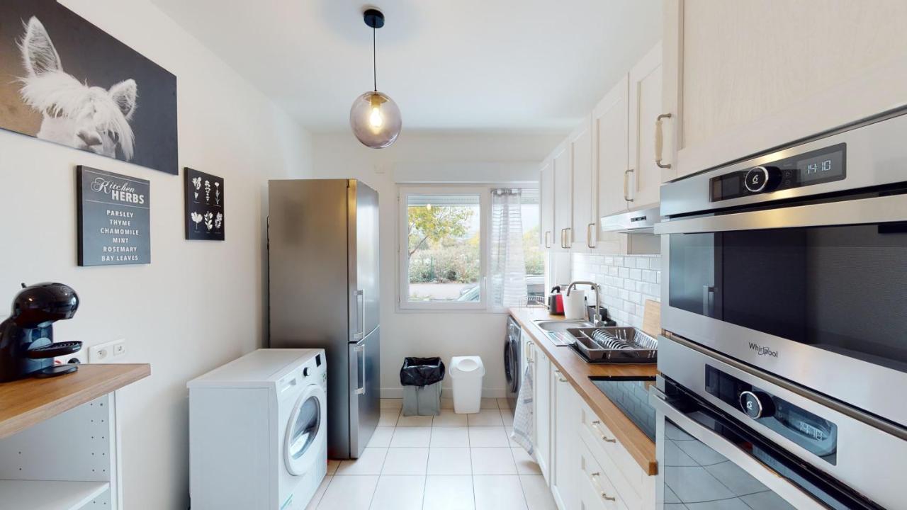 Live Like A Local Stylish 2Br With Balcony & Parking Lägenhet Saint-Denis  Exteriör bild