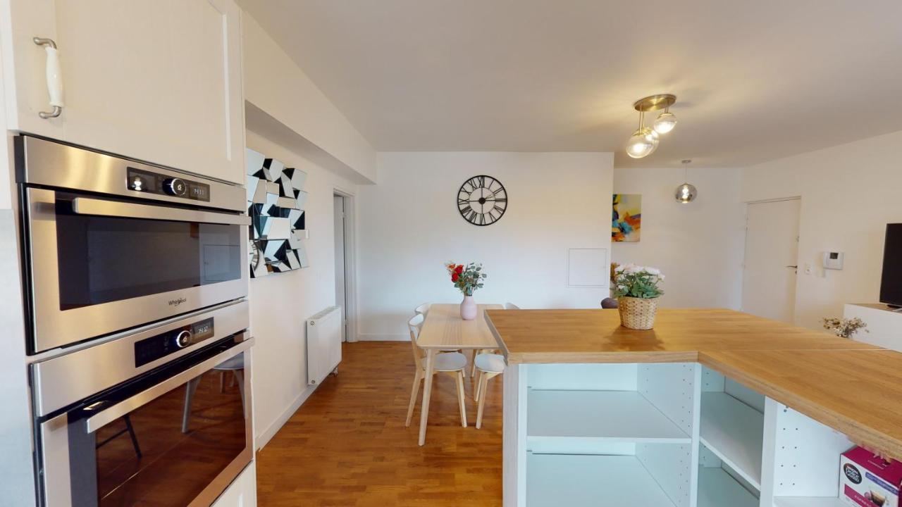 Live Like A Local Stylish 2Br With Balcony & Parking Lägenhet Saint-Denis  Exteriör bild